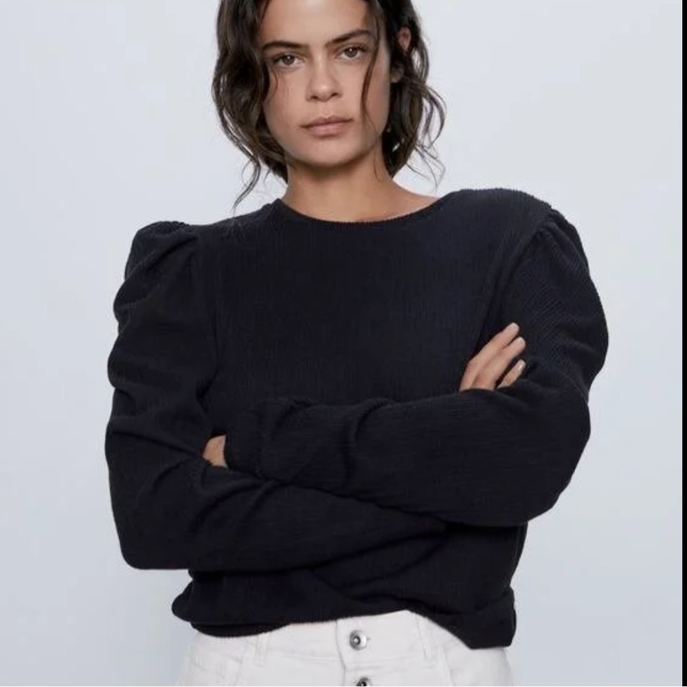 Zara Black Long Sleeve Puff Shoulder Sweater